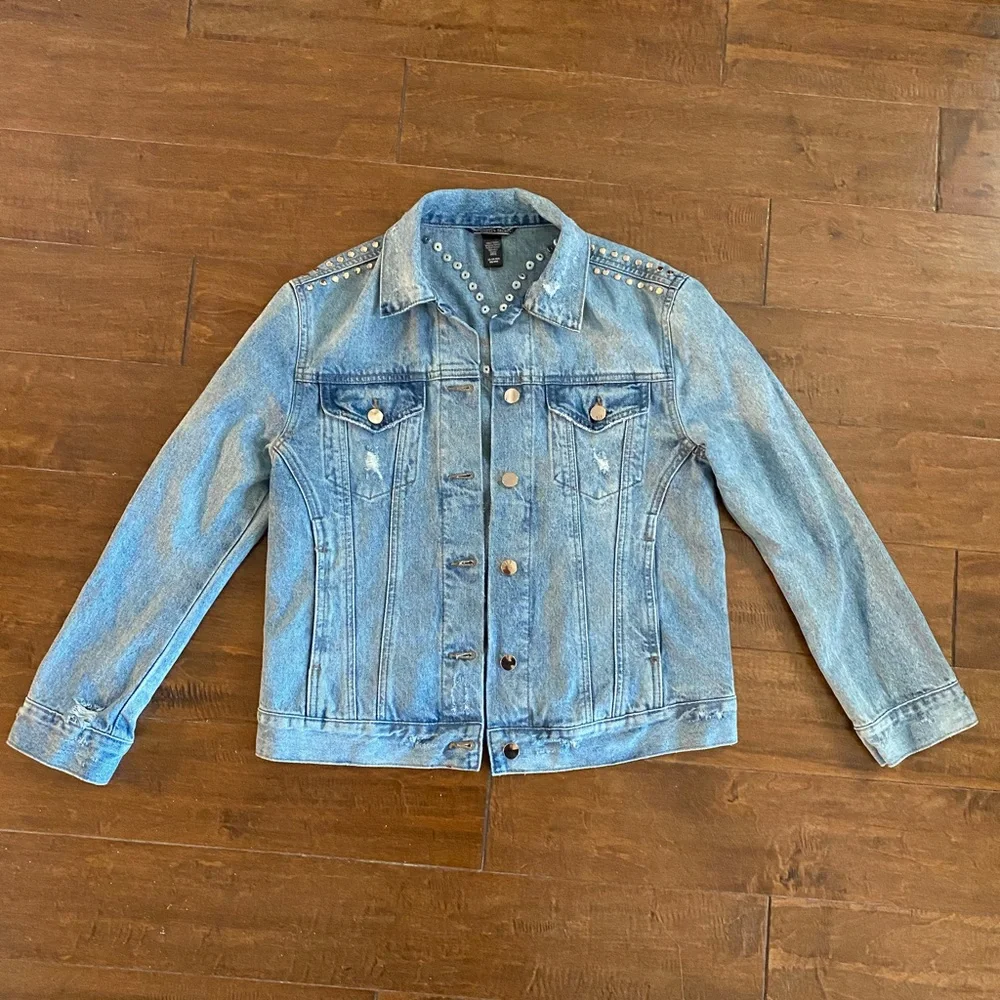 Victoria’s Secret Studded Distressed Denim Jean Jacket Sz XS/S - Picture 1 of 10